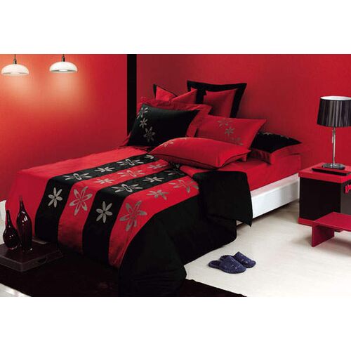 ���������� ����� On Silk Red house