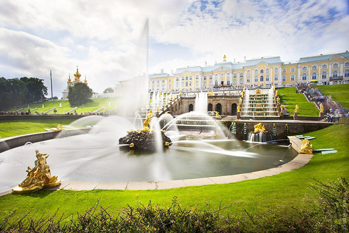12 самых красивых мест России: Петергоф