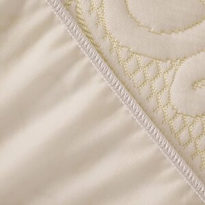 ����������� Sofi De Marko �������� � ������� � 77 ��������