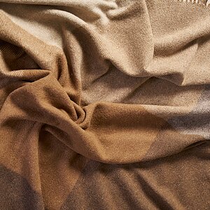 ���� Luxberry Woolen, ������-���������� � ���� 9330 �. � ������ ������