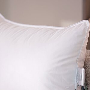 ������� Anna Flaum�Schnee, ������� 70�70 �� � ���� 28300 �. � ������������ �����