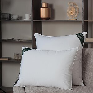 ������� Anna Flaum Perle, ������� 70�70 �� � ������������ ����� � ����