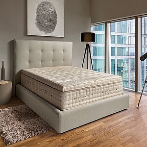 ������ Auriga Almaaz � ���� 283418 �. � ������� � �������