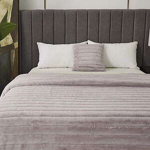 ���� Sofi De Marko �������, ������� � ���� 8472 �. � 42 �������