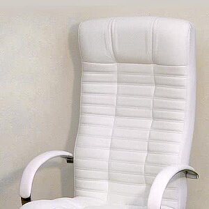 Кресло для руководителя Атлант белый