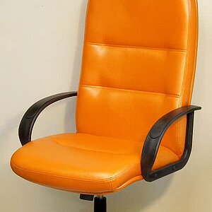 Кресло компьютерное Пилот апельсиновый