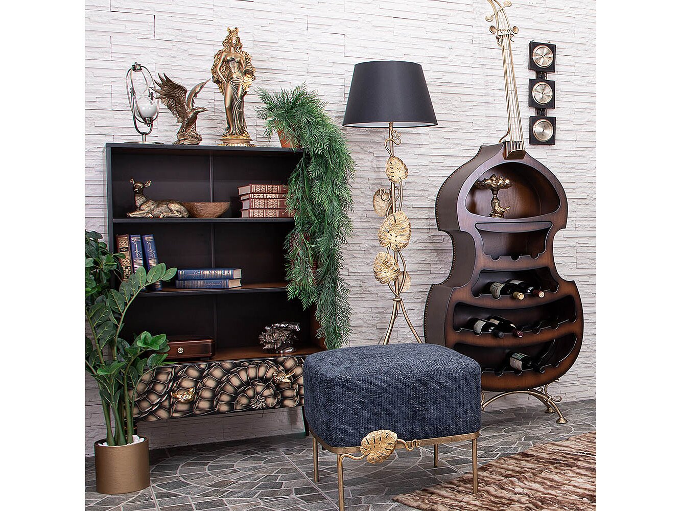    Monstera Deliciosa ()   -2 