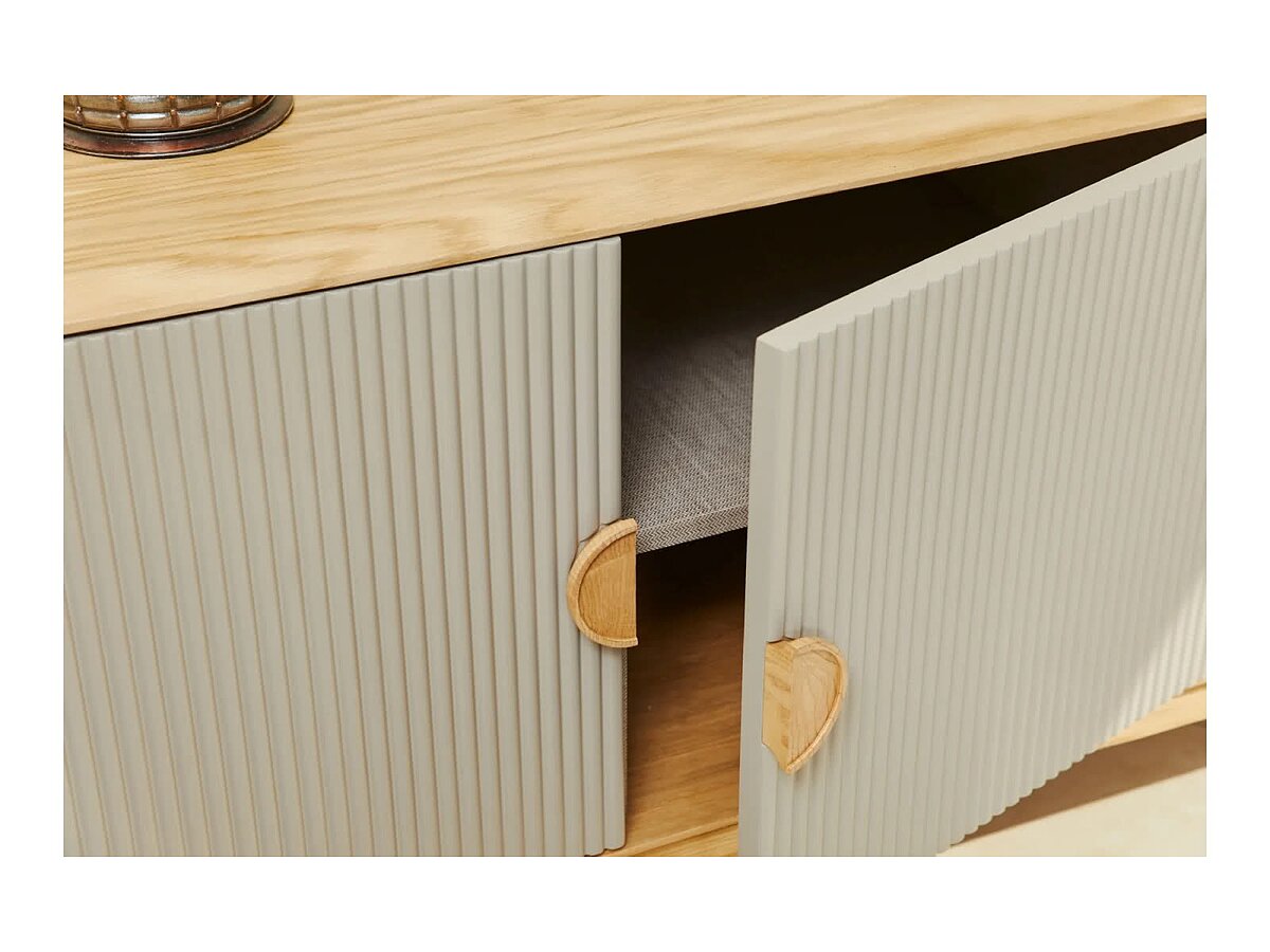 ����� Homage Aura