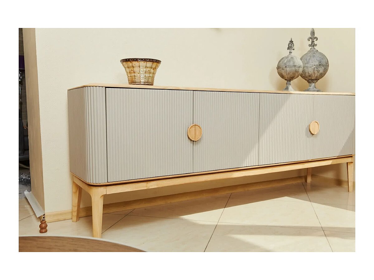 ����� Homage Aura