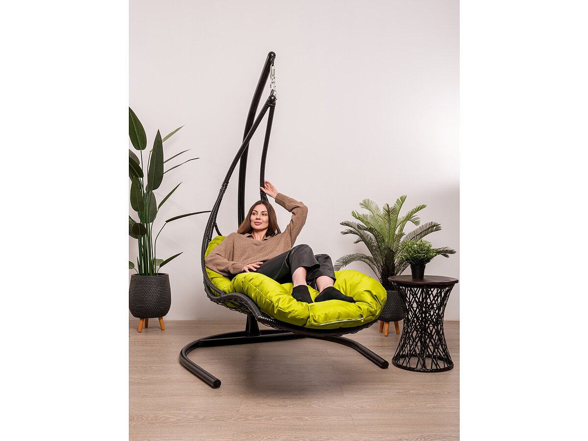 ��������� ������ M-group ������� � �������� ������ ����� �������