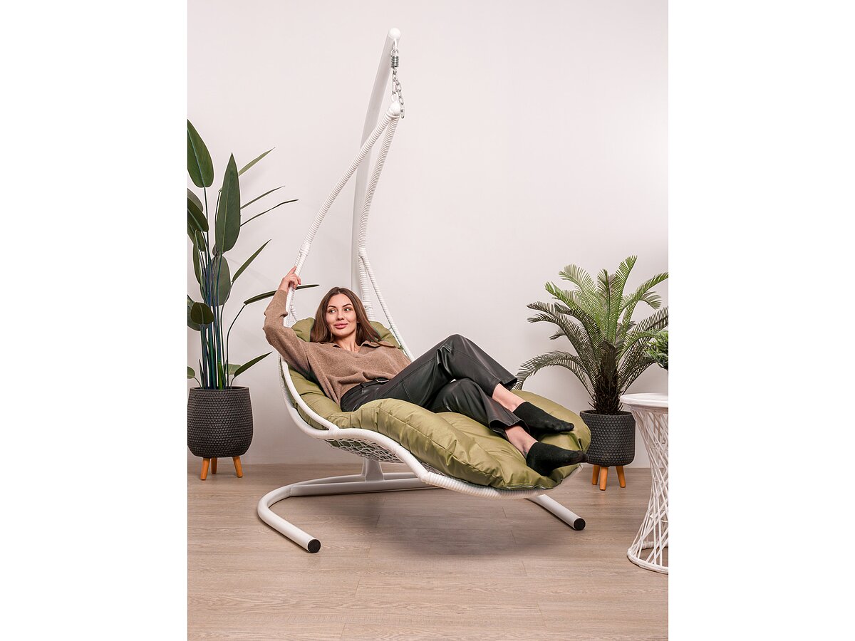 ��������� ������ M-group �������, � �������� ����� ������� �������