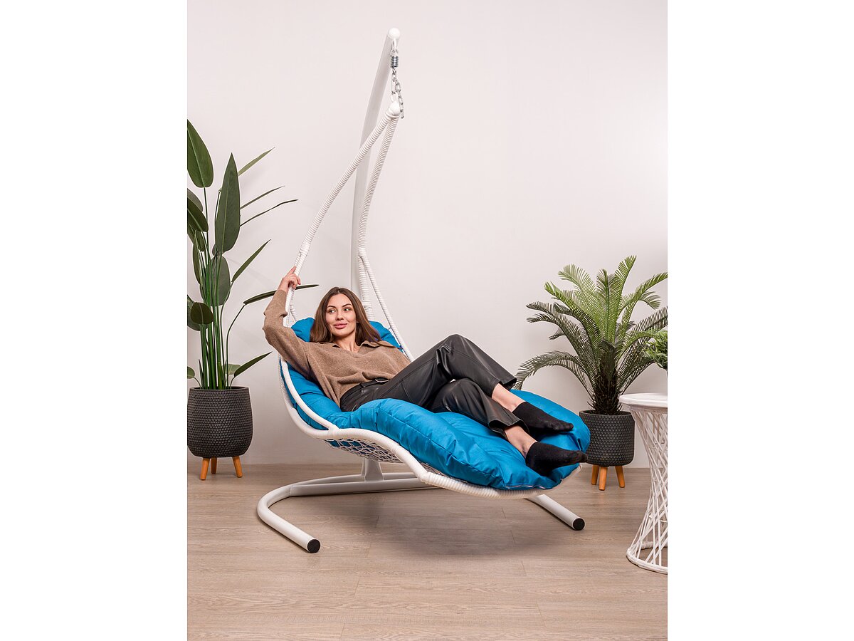 ��������� ������ M-group �������, � �������� ����� ������� �������