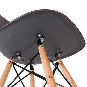  Eames -