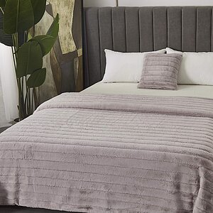 ���� Sofi De Marko �������, ������� � ���� 8472 �. � 42 �������