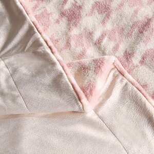 ���� Sofi De Marko �������, ����� � ���� 9544 �. � 31 ������