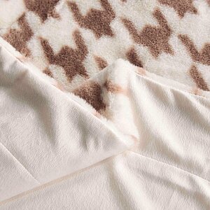 ���� Sofi De Marko �������, ������� � ���� 9544 �. � 28 ��������
