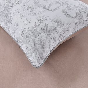 ���������� ����� Sofi De Marko ������� � ���� 10328 �. � �����