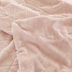 ���� Sofi De Marko ������, ���������� � ���� 6096 �. � 39 ��������