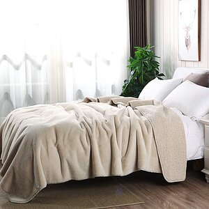 ���� Sofi De Marko �������, ���� � ���� 11744 �. � 39 ��������