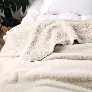 ���� Sofi De Marko �������, ���� � ���� 11744 �. � 39 ��������