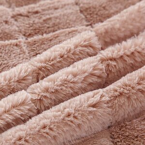 ���� Sofi De Marko ������, ������� � ���� 7936 �. � 44 �������