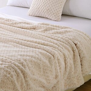 ���� Sofi De Marko �����, �������� � ���� 6856 �. � 61 ������