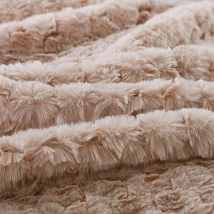 ���� Sofi De Marko �����, ����� � ���� 6856 �. � 45 ��������