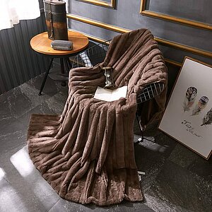 ���� Sofi De Marko �������, ������� � ���� 8472 �. � 44 �������