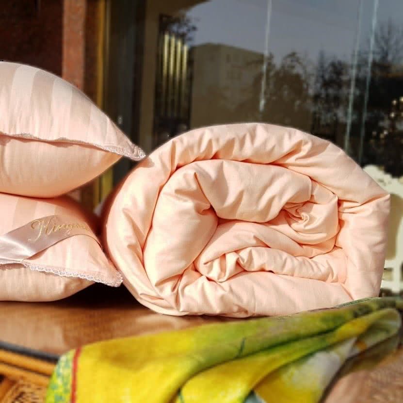 Шелковое одеяло Kingsilk Premium всесезонное, персиковый