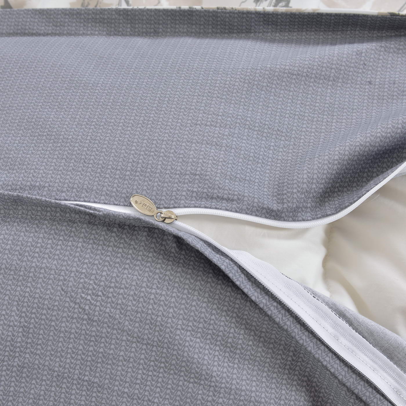 ���������� ����� Sofi De Marko ����� � ����� � 68 ��������