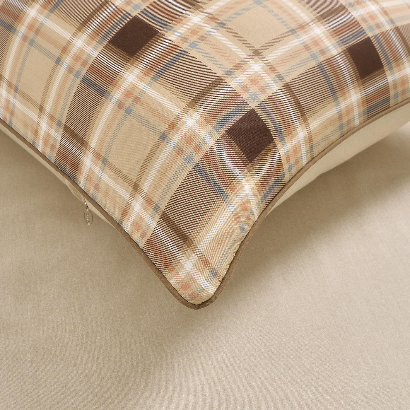 ���������� ����� Sofi De Marko ������ � ���� 10328 �. � �����