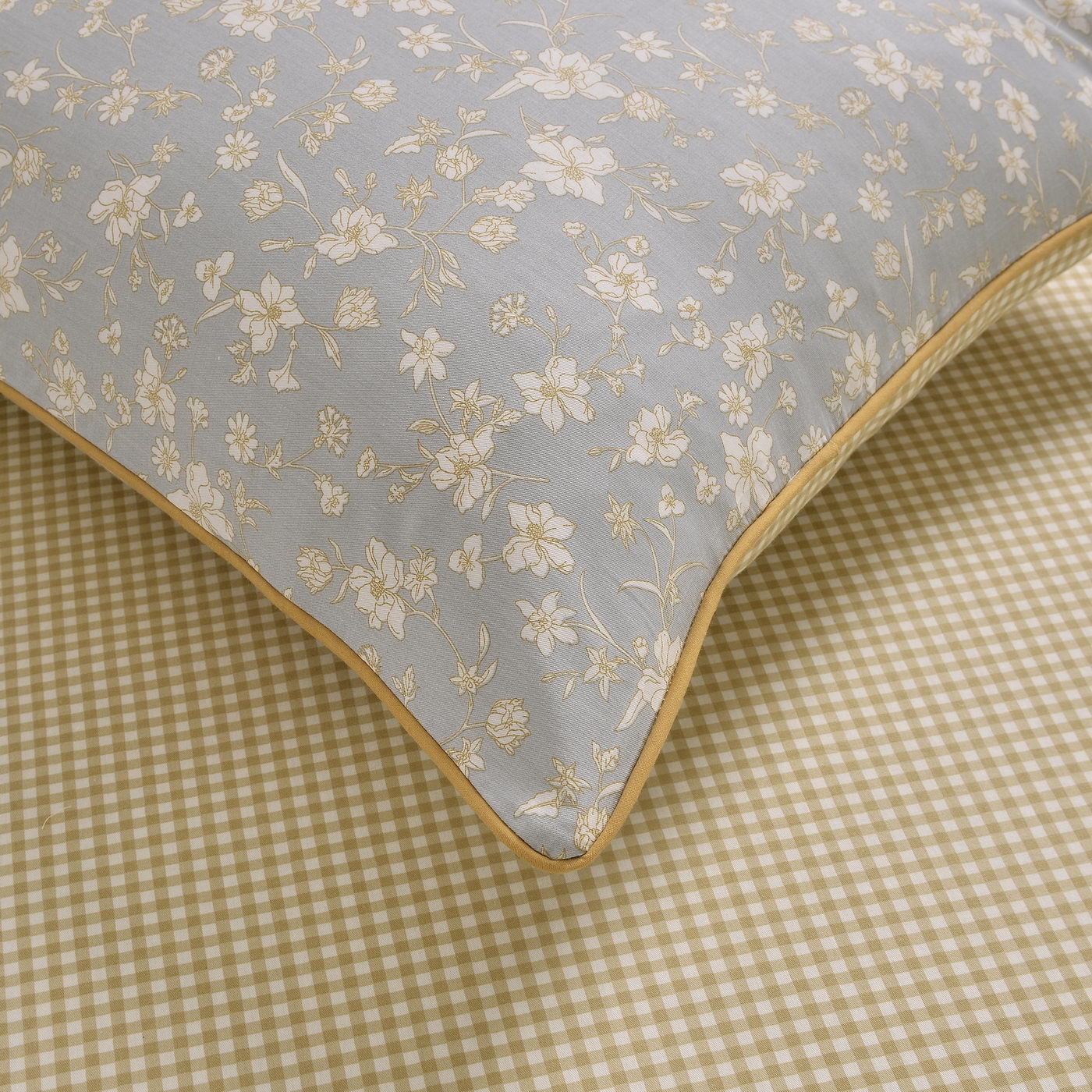 ���������� ����� Sofi De Marko ����� � ���� 10328 �. � 54 �������