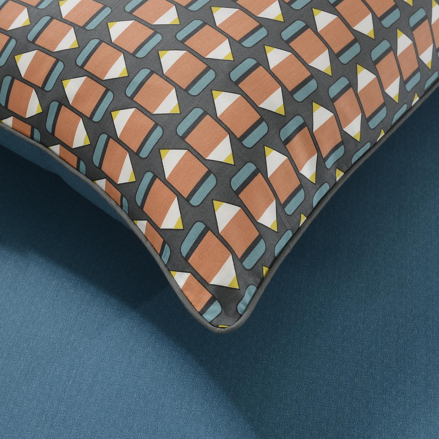 ���������� ����� Sofi De Marko ����� � ���� 10328 �. � �����