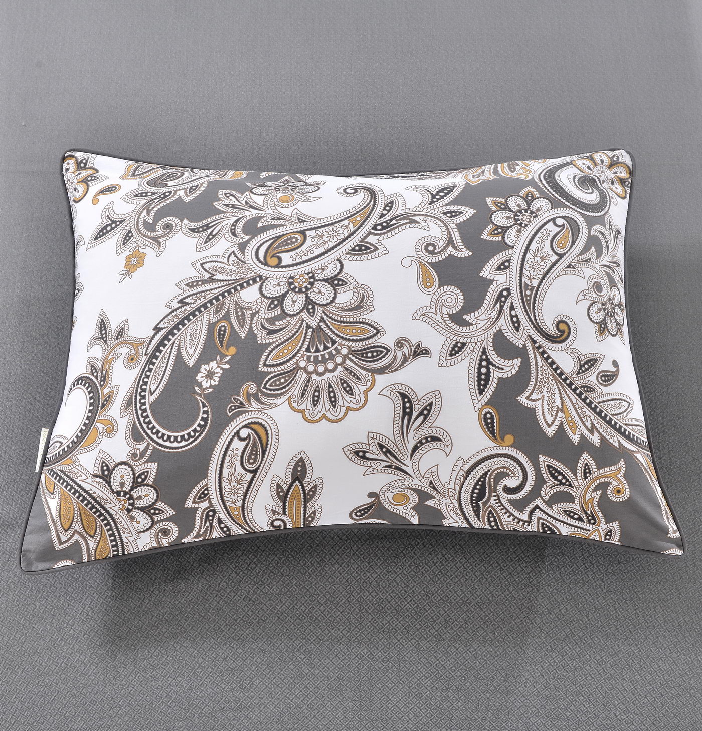 ���������� ����� Sofi De Marko �������� � ���� 10328 �. � 60 ��������