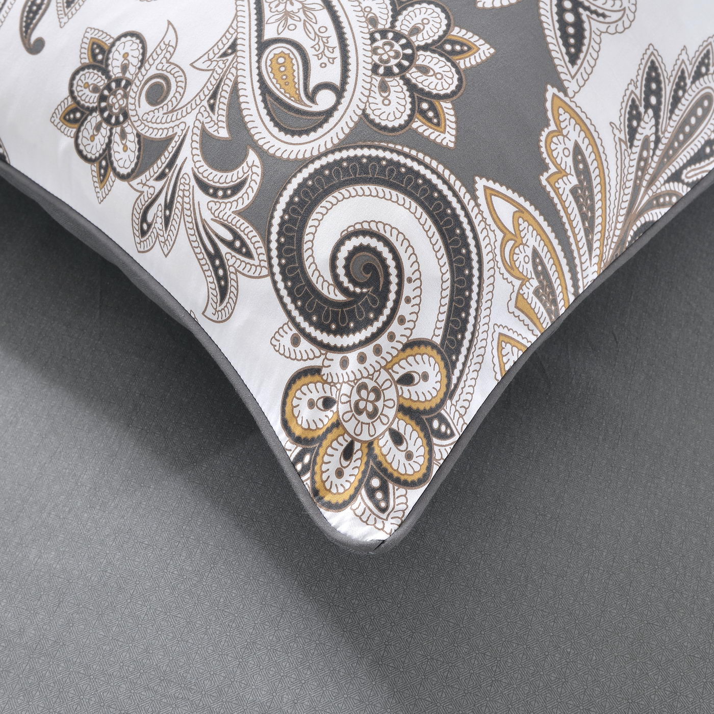 ���������� ����� Sofi De Marko �������� � ���� 10328 �. � �����