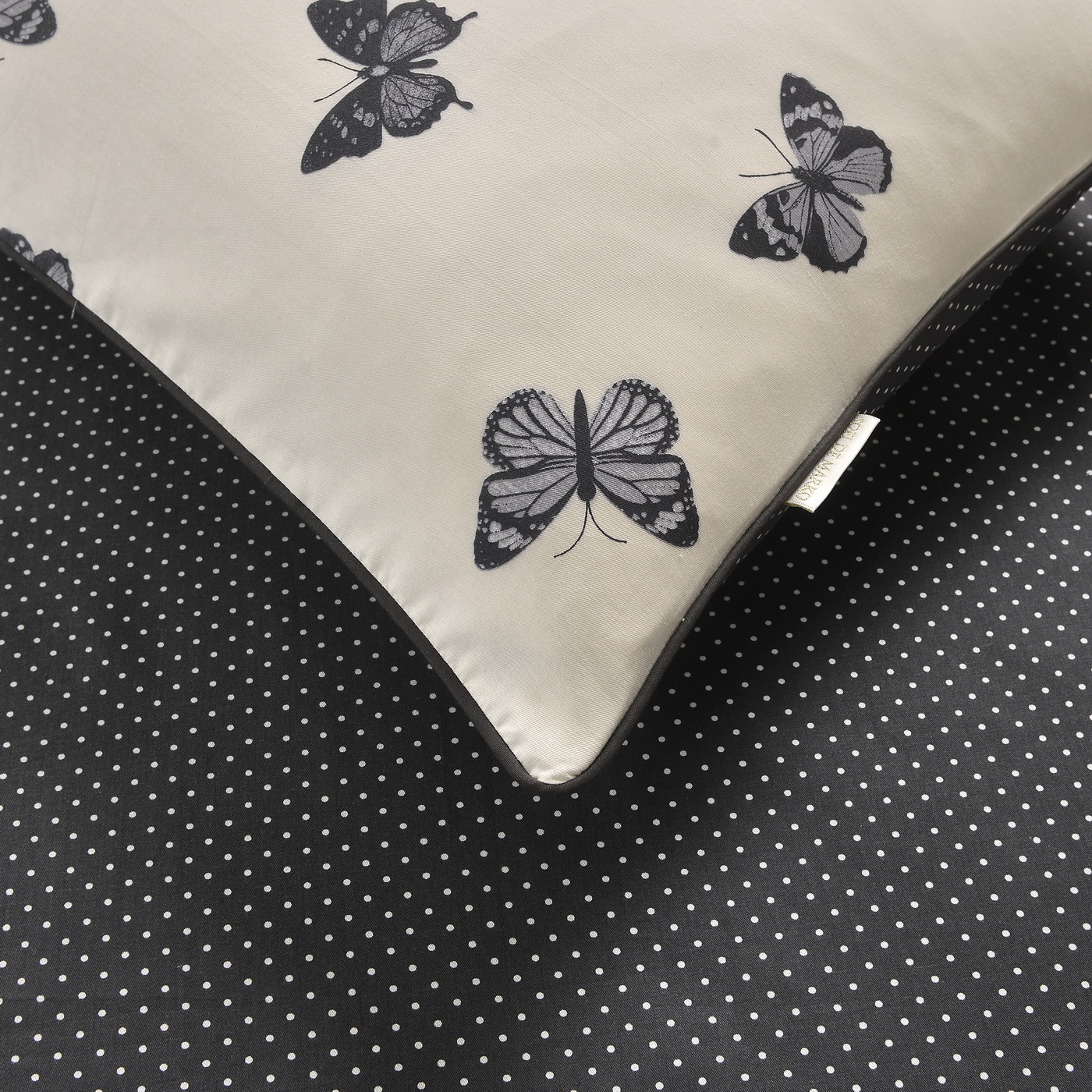 ���������� ����� Sofi De Marko ������ � ���� 10328 �. � 45 ��������