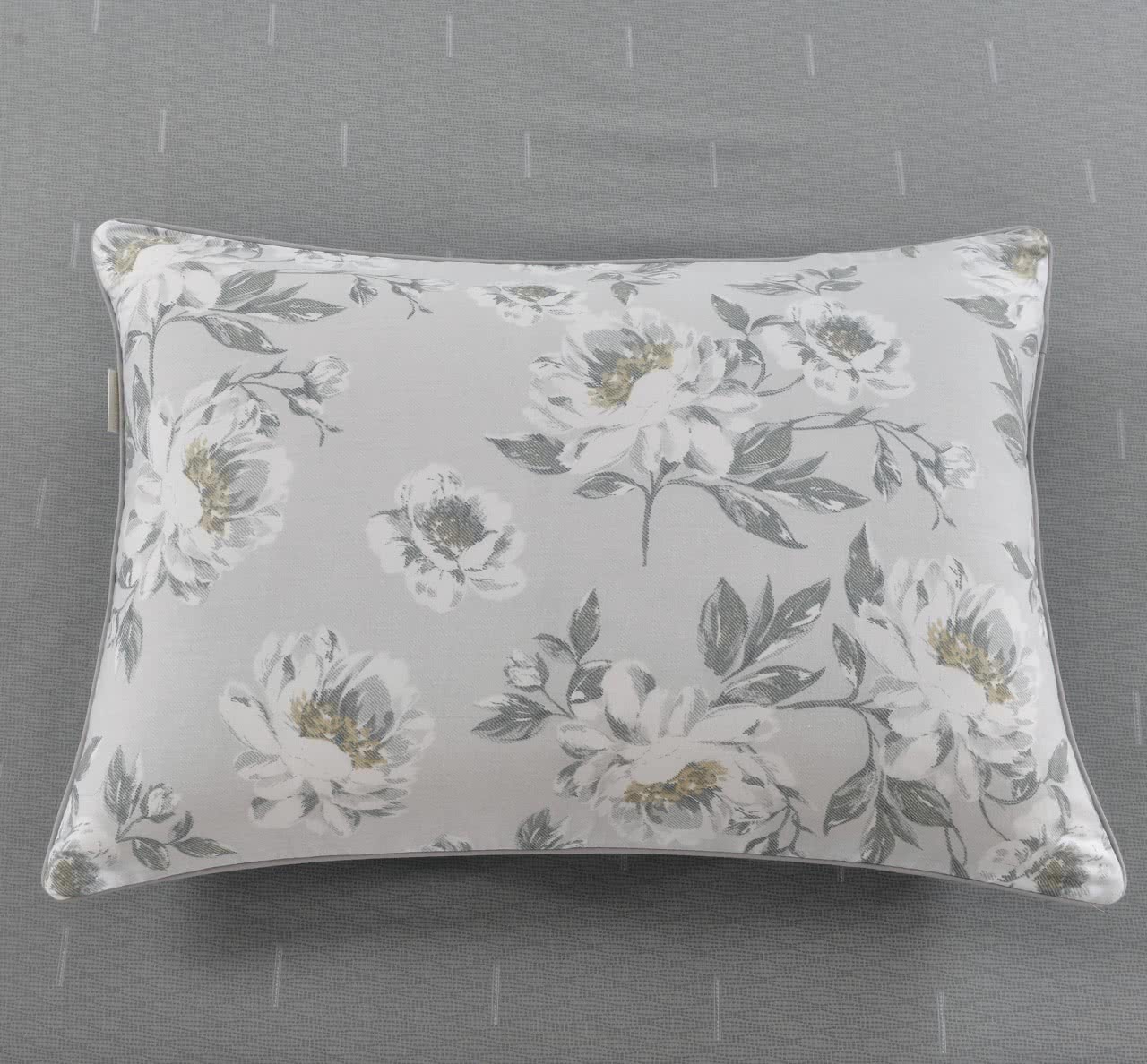 ���������� ����� Sofi De Marko ������ � ���� 13352 �. � 73 �������