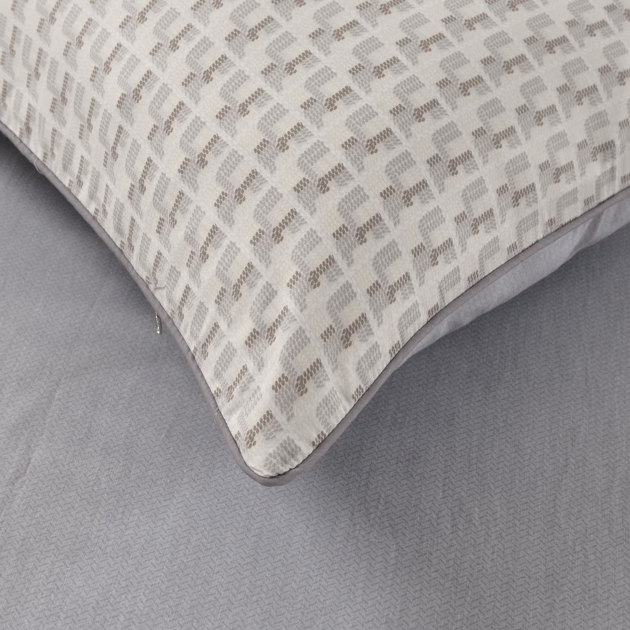 ���������� ����� Sofi De Marko ����� � ����� � 47 ��������