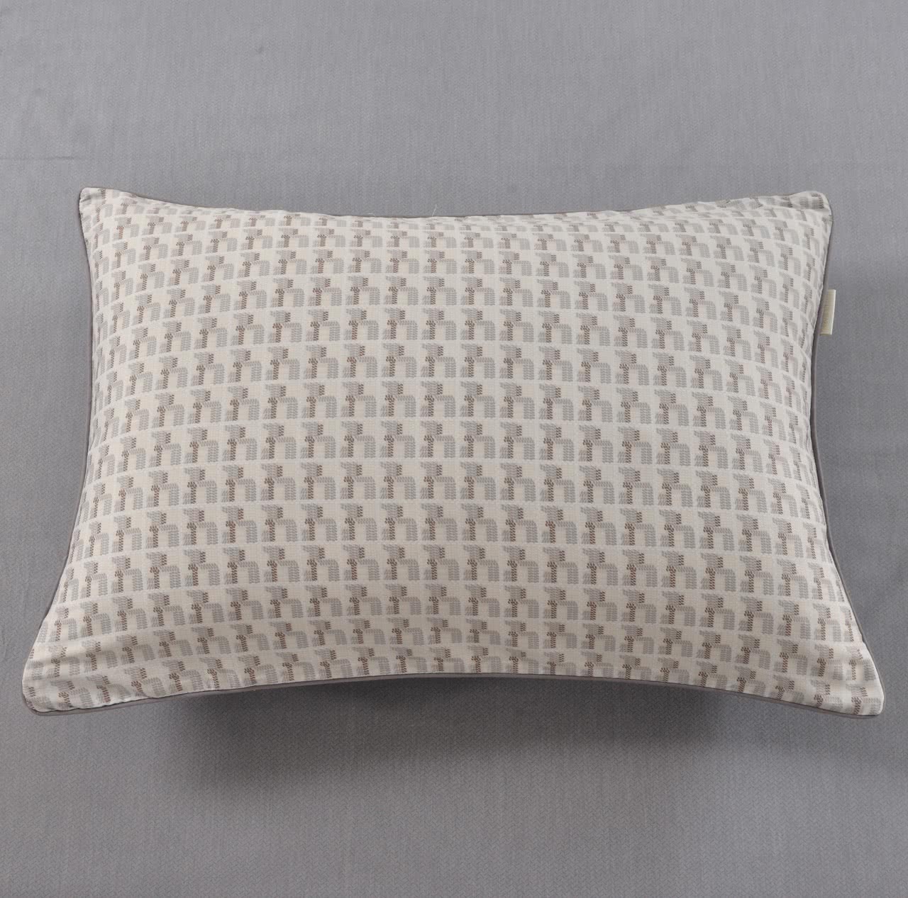 ���������� ����� Sofi De Marko ����� � ���� 10328 �. � 47 ��������