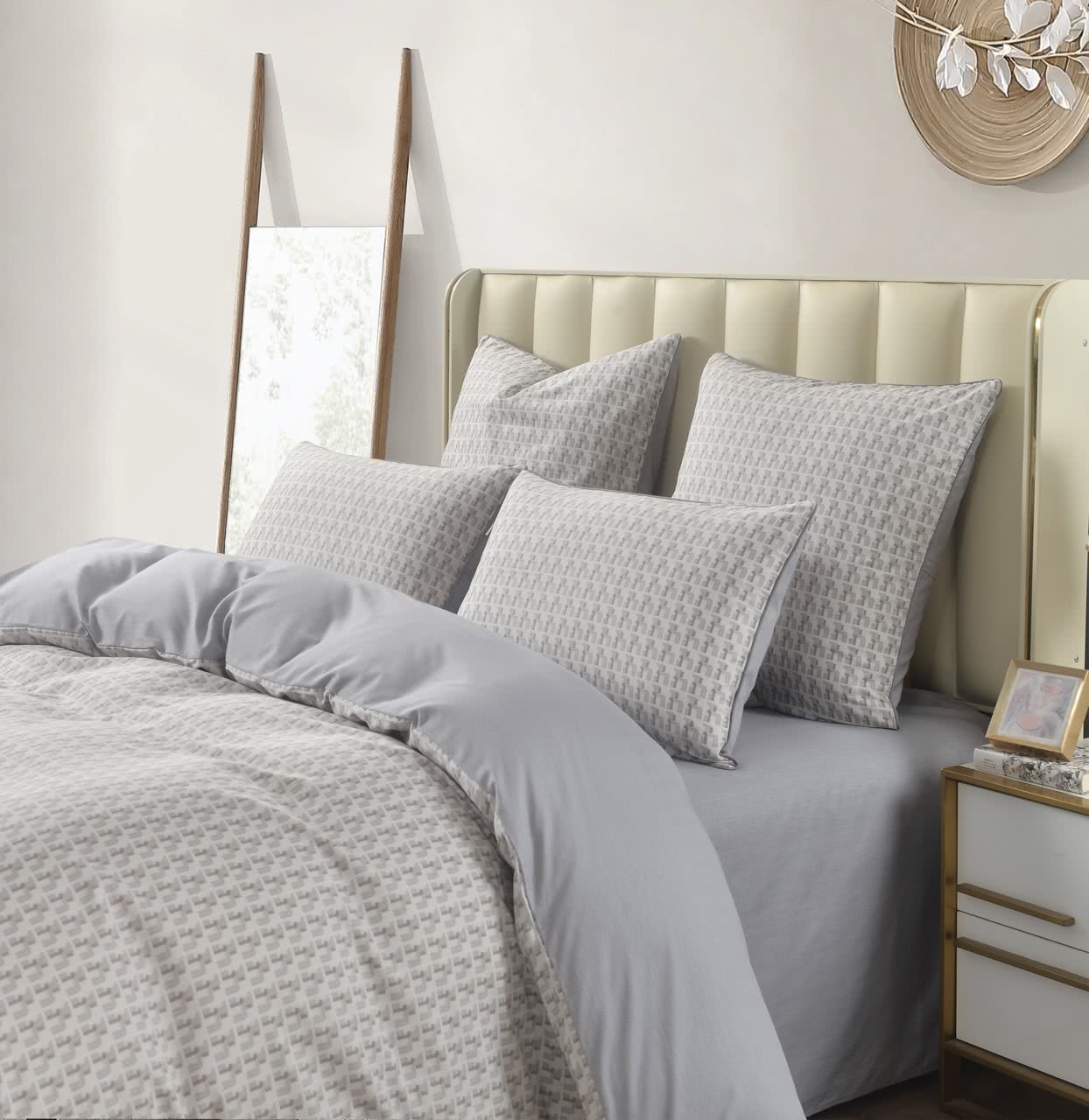 ���������� ����� Sofi De Marko ����� � ����� � 47 ��������