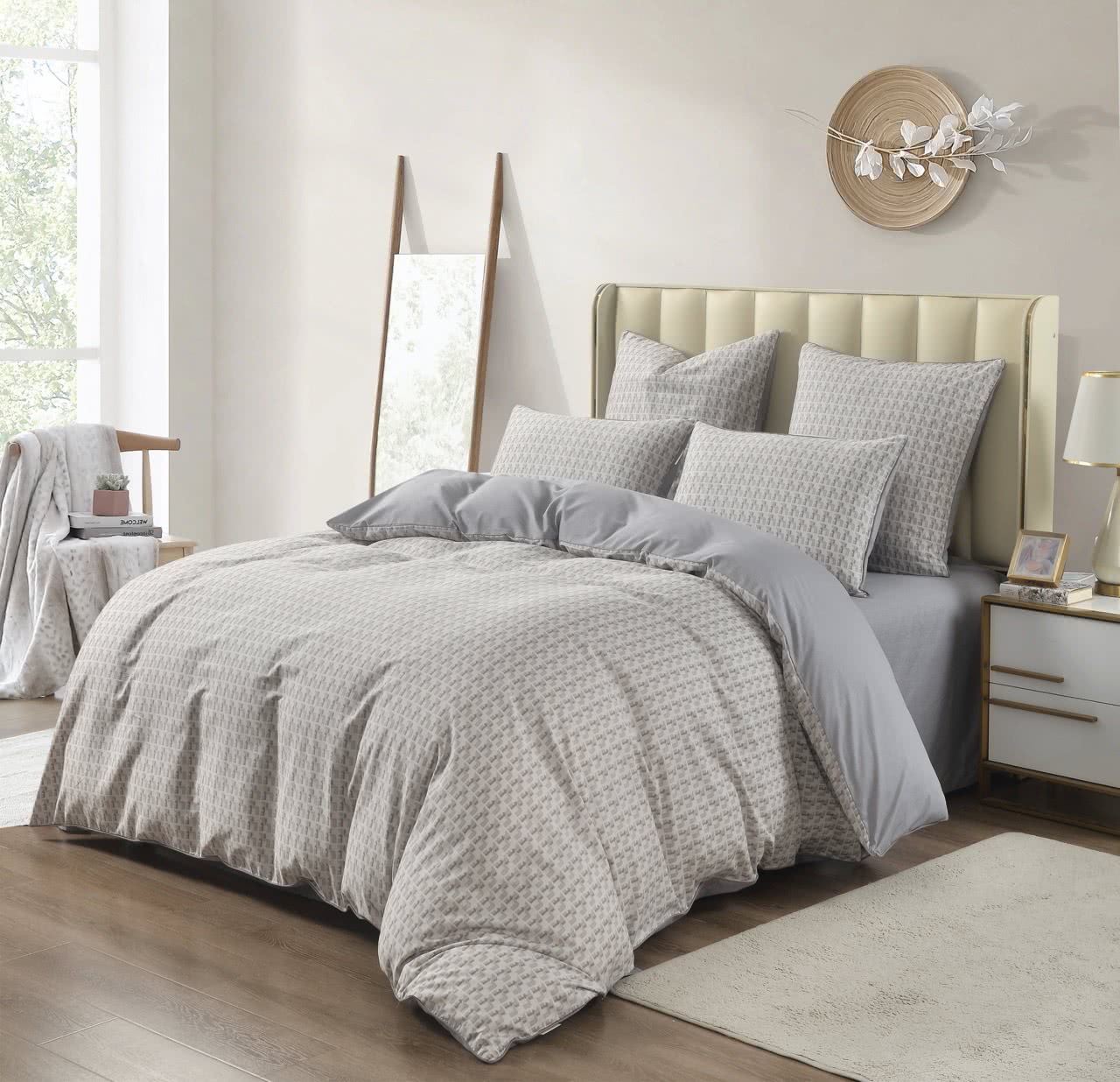 ���������� ����� Sofi De Marko ����� � ����� � 47 ��������