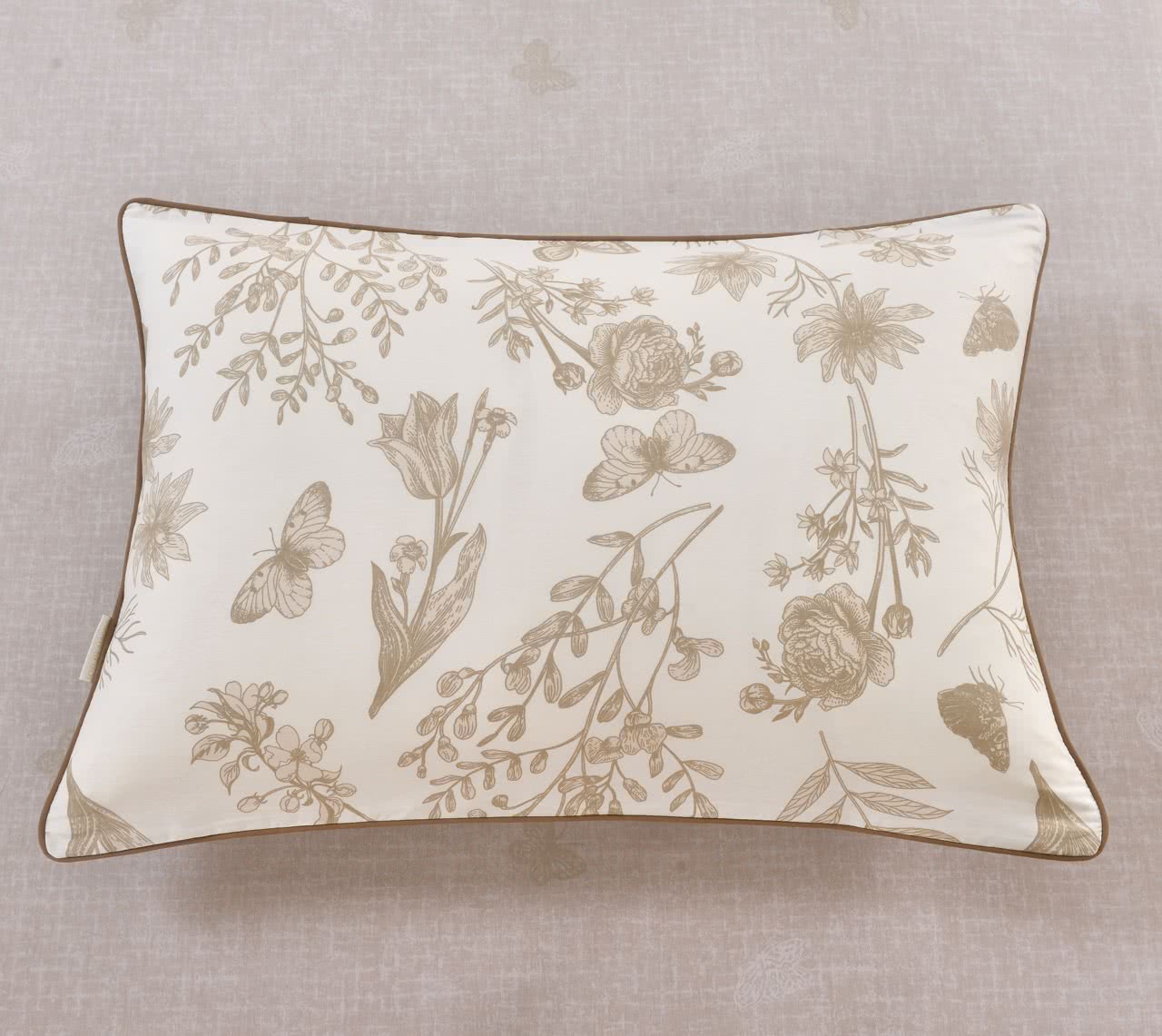 ���������� ����� Sofi De Marko ��������, ��� � ���� 10328 �. � �����