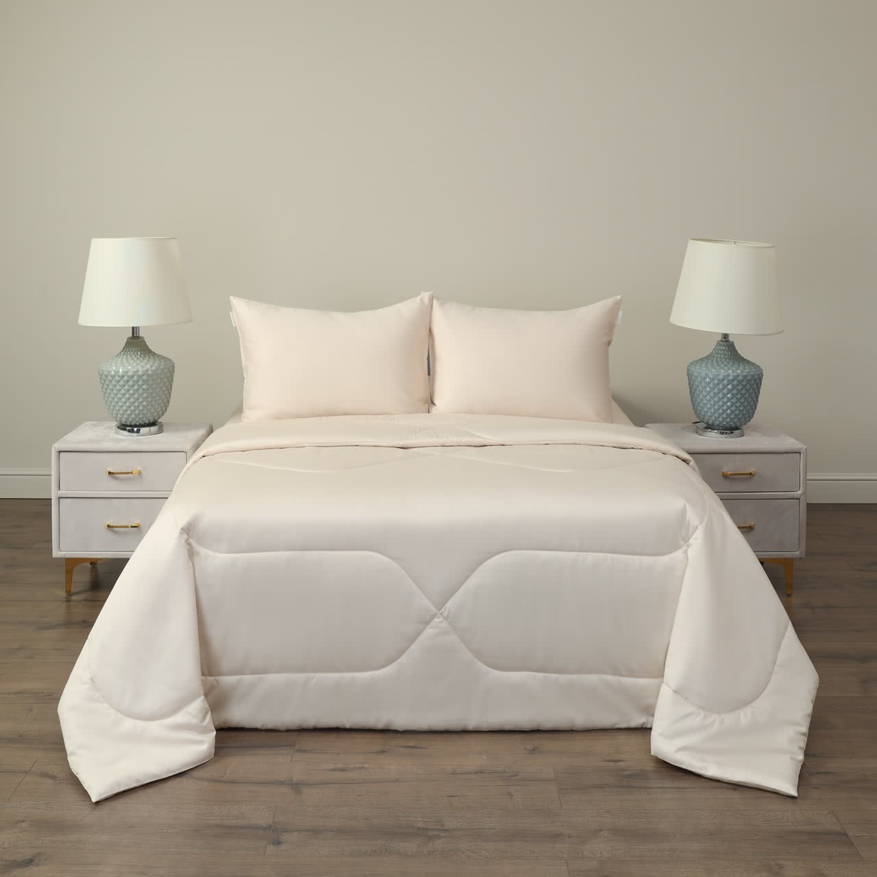 ���������� ����� � ������� Sofi De Marko �������, ������-�������